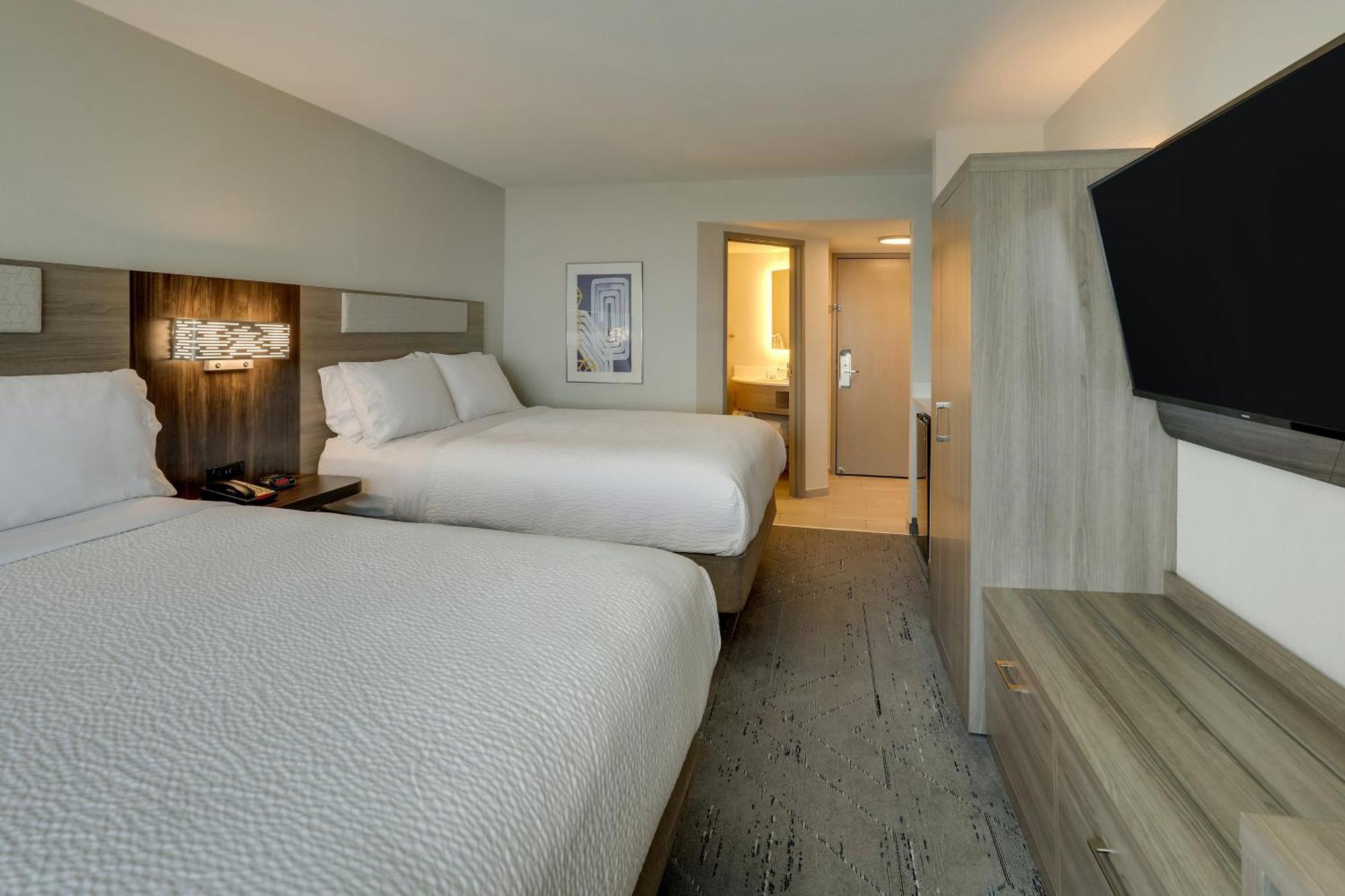 Holiday Inn Express Hotel & Suites Branson 76 Central By Ihg Exterior foto