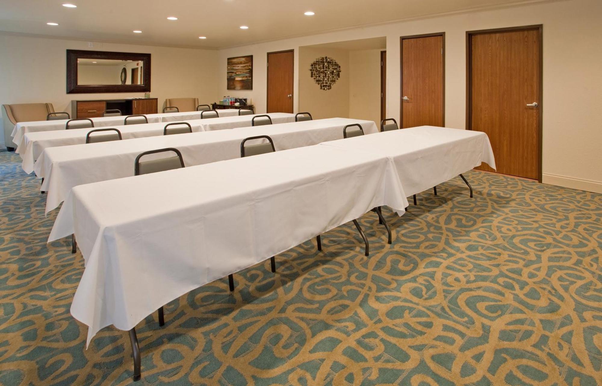 Holiday Inn Express Hotel & Suites Branson 76 Central By Ihg Exterior foto